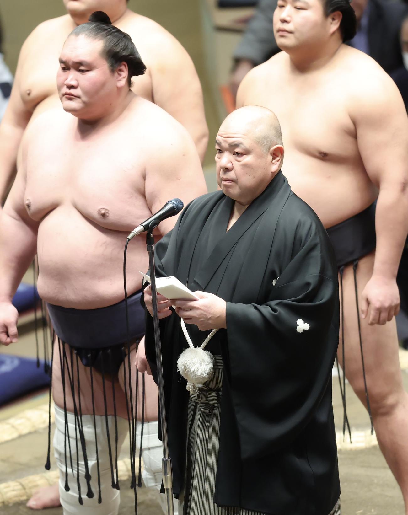 協会あいさつする八角理事長（撮影・河田真司）