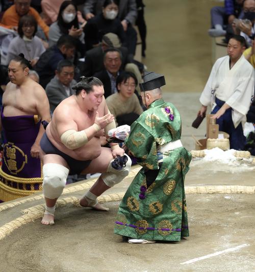 照ノ富士「駄目だったら」わずか1秒で敗れた初日から一転19秒の大相撲