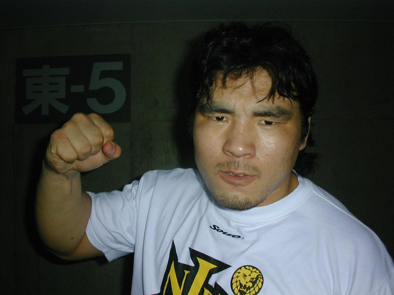 2004年、新日本プロレス時代のブルーウルフ（大相撲・朝青龍の兄）