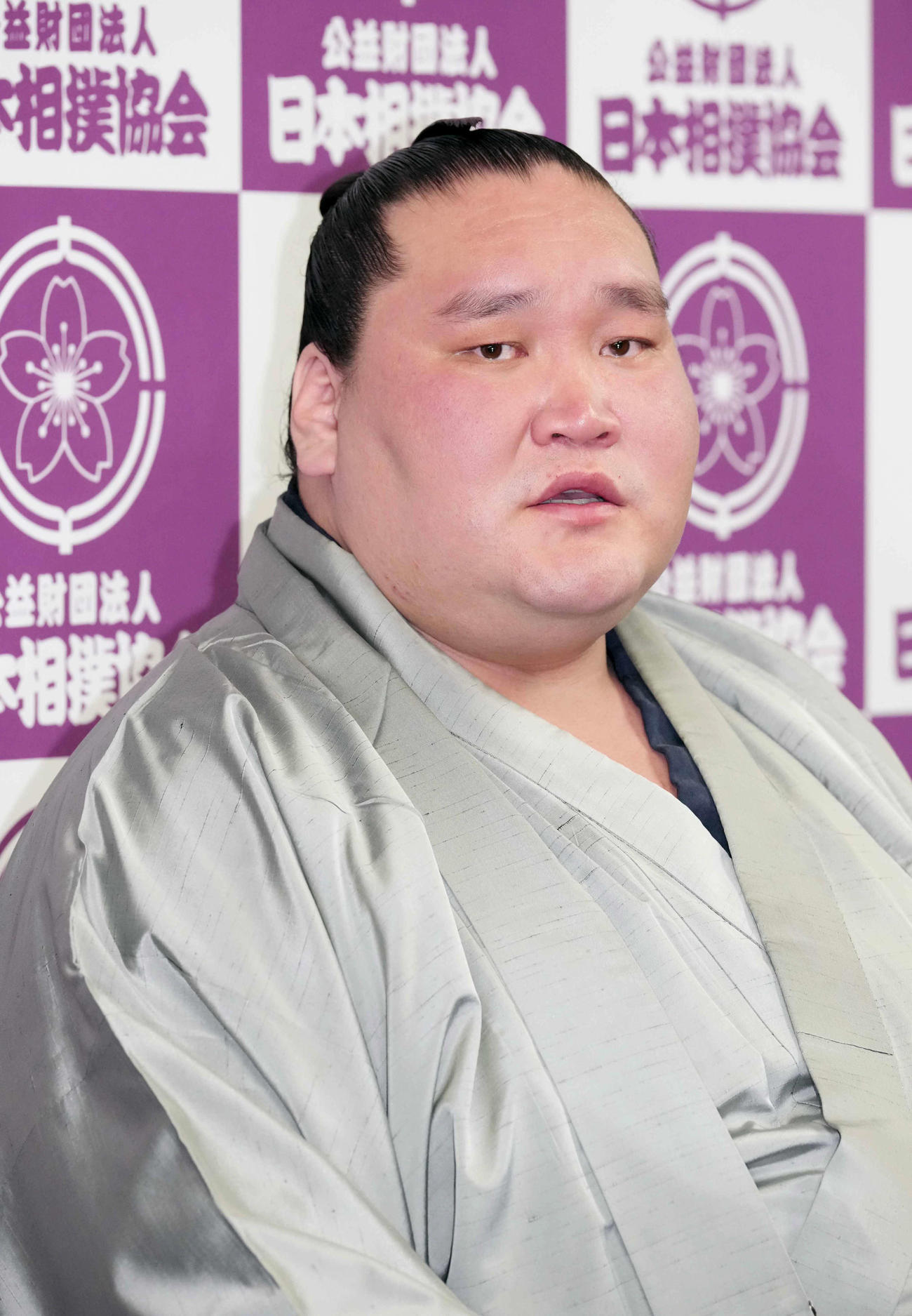 引退会見に臨む元横綱照ノ富士（撮影・小沢裕）