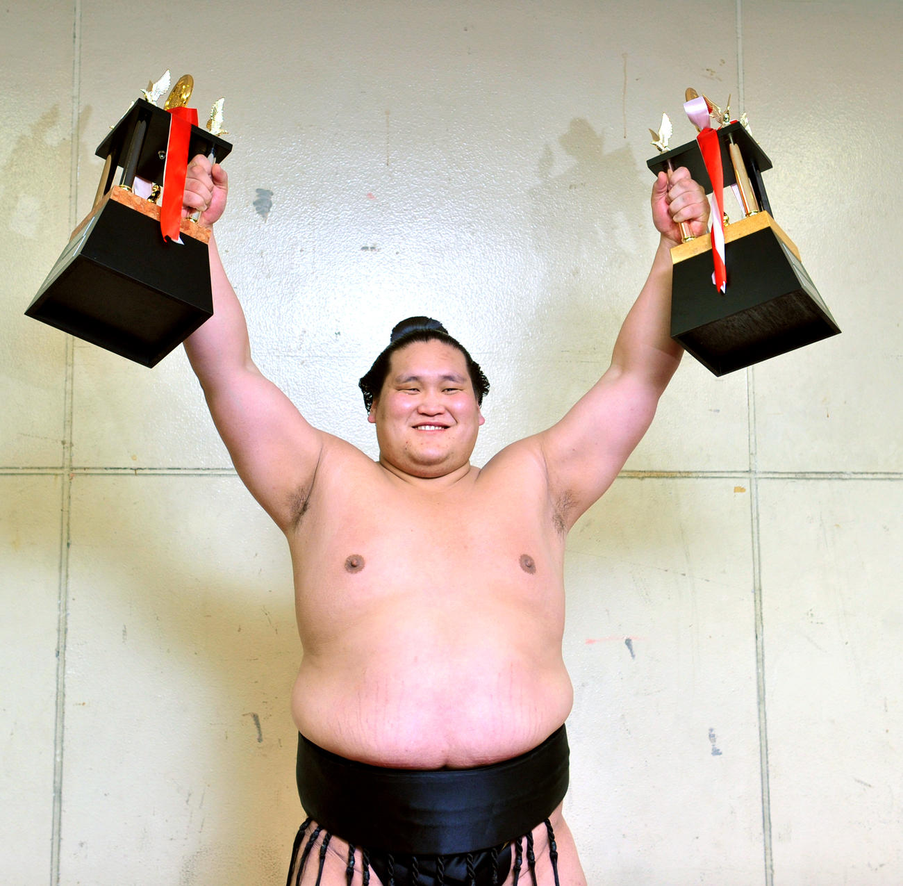15年春場所で殊勲、敢闘のダブル受賞を果たした照ノ富士
