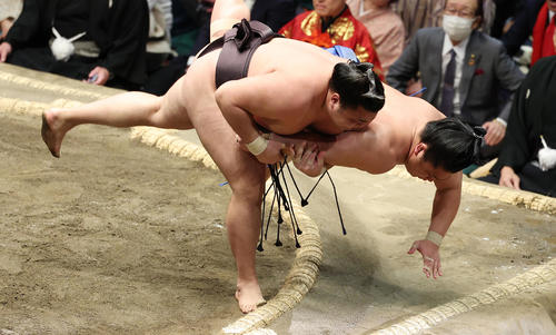 柔道の阿部一二三が相撲アクション解説…掛け投げ、内掛け披露「得意技
