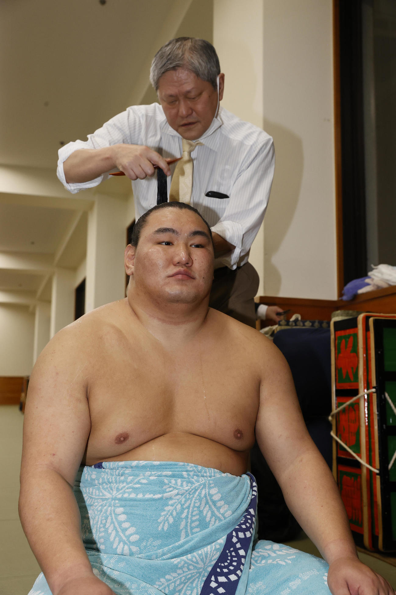 支度部屋で取材を受ける豊昇龍