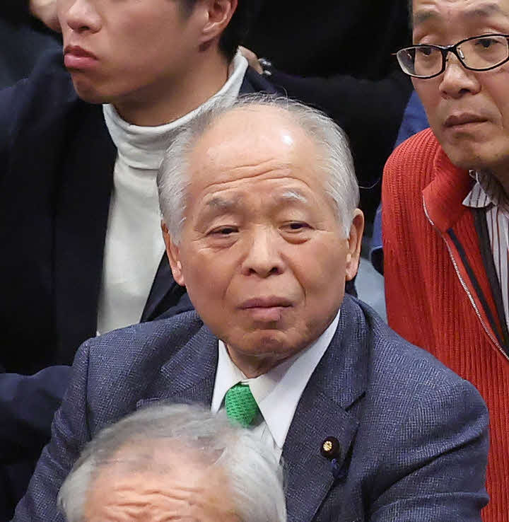 大相撲観戦する鈴木宗男氏（撮影・河田真司）