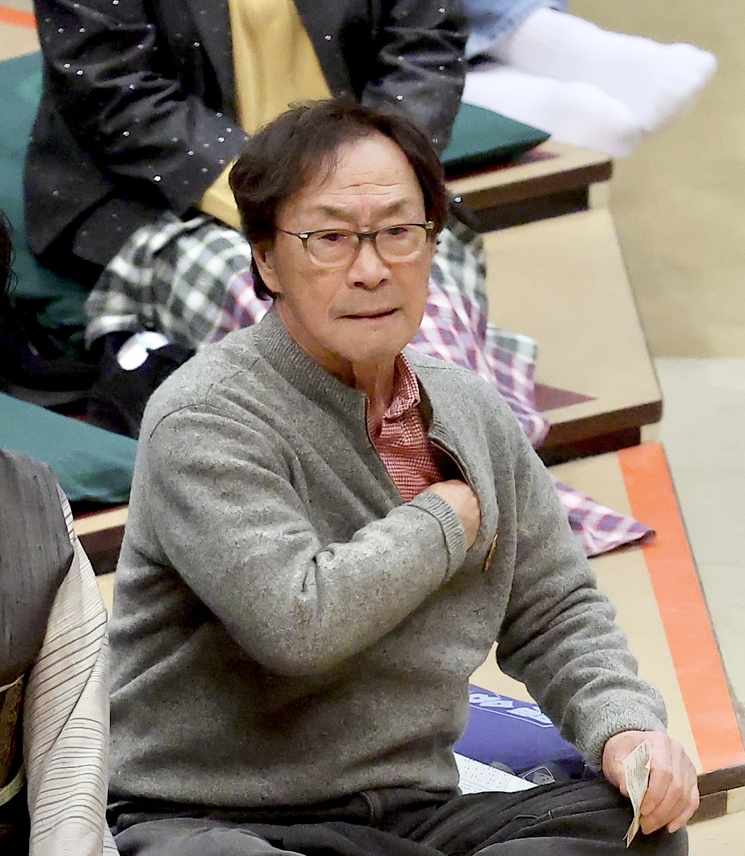 大相撲初場所　千秋楽　大相撲観戦する武田鉄矢（2025年1月26日撮影）