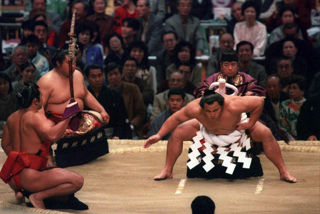 千代の富士の雲竜型の土俵入り（1990年3月撮影）