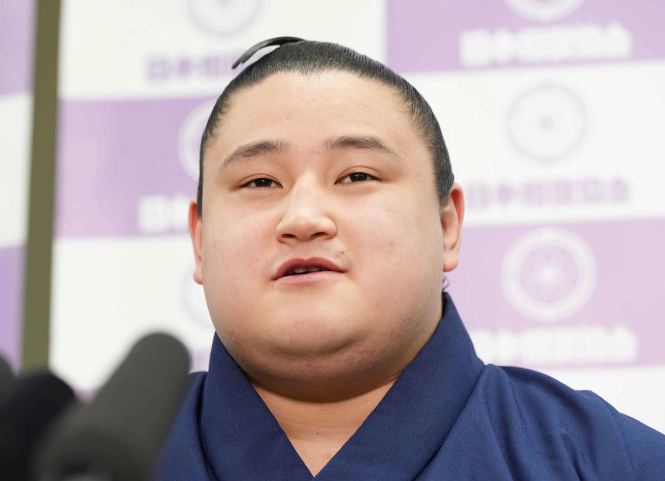春場所での新十両昇進が決まり会見に臨む若ノ勝（撮影・小沢裕）