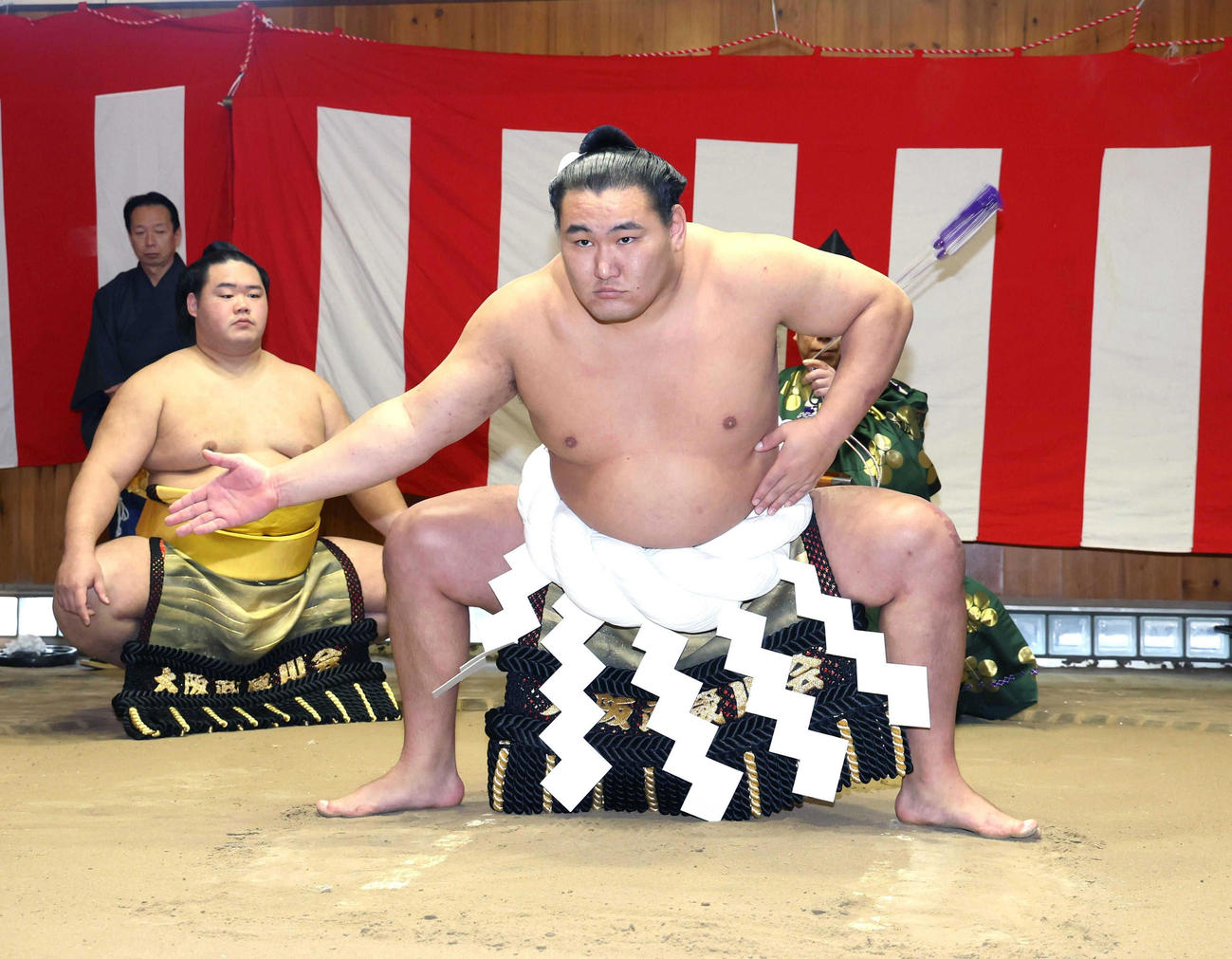 土俵入りの練習に臨む新横綱豊昇龍（代表撮影）