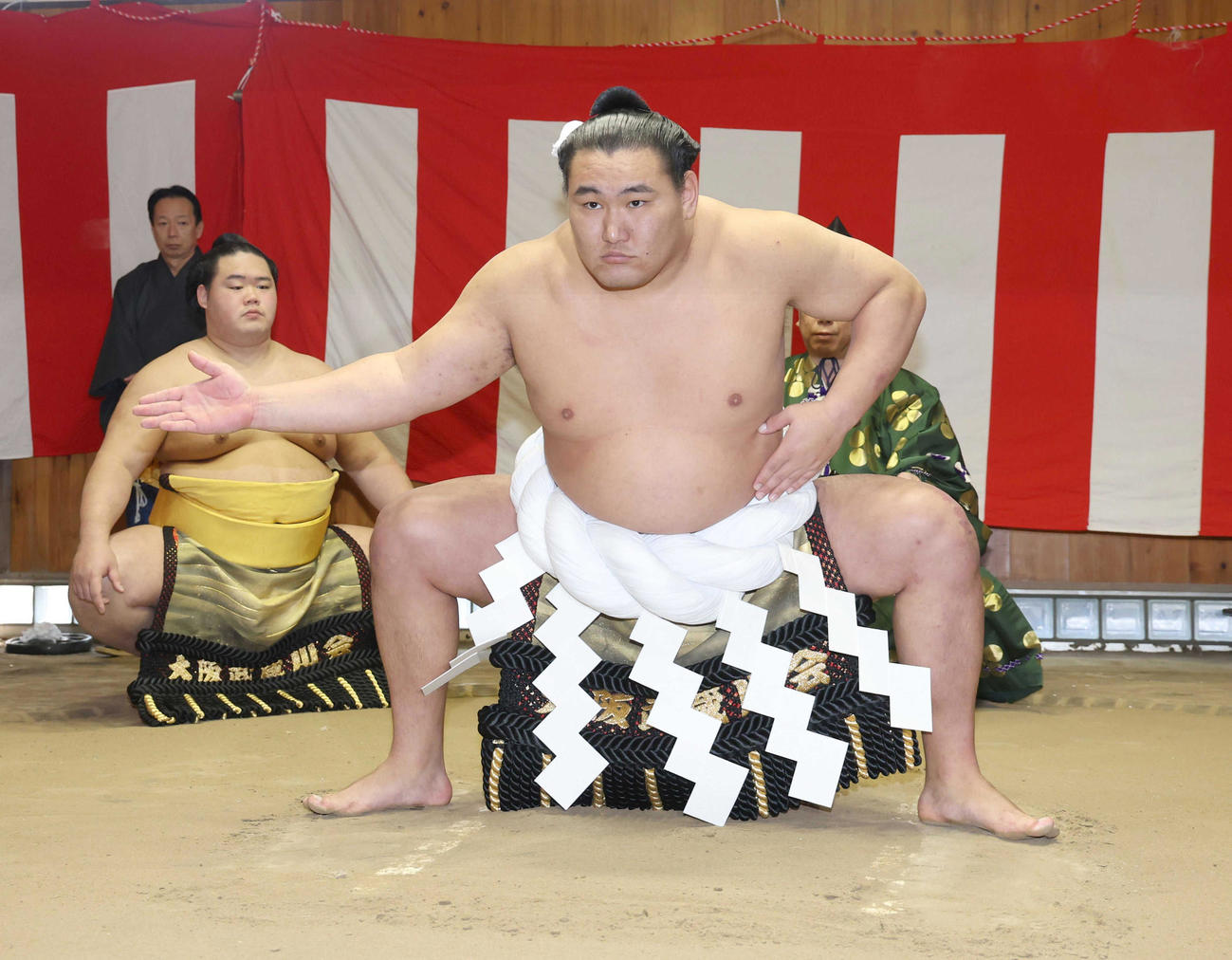 横綱土俵入りを披露する新横綱豊昇龍（25年1月30日、代表撮影）