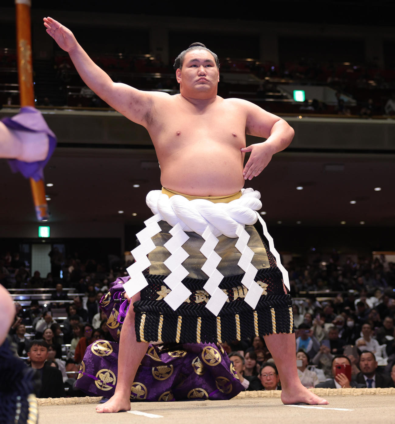徳勝龍引退相撲で横綱土俵入りを行う豊昇龍（撮影・野上伸悟）