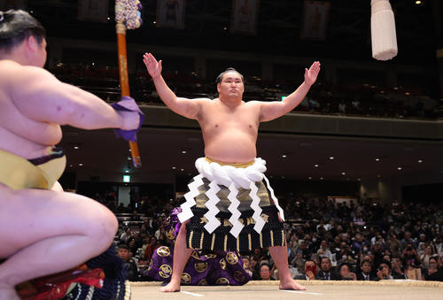 豊昇龍が国技館で横綱初相撲、土俵入りの所作誤り「うまくごまかしたん 