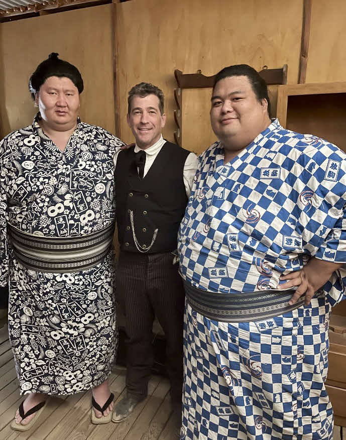 映画「THE WIDE WEST」に出演する（左から）元逸ノ城のICHI、ニック・バイリー、元飛翔富士の住洋樹