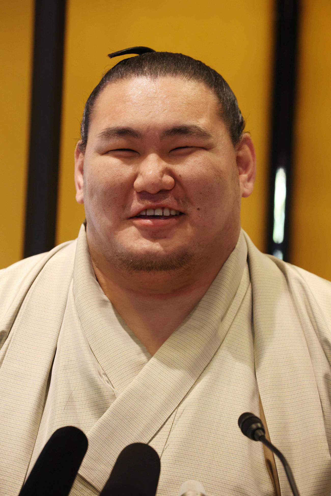 春場所の番付発表会見で笑顔を見せる新横綱の豊昇龍（撮影・西尾就之）