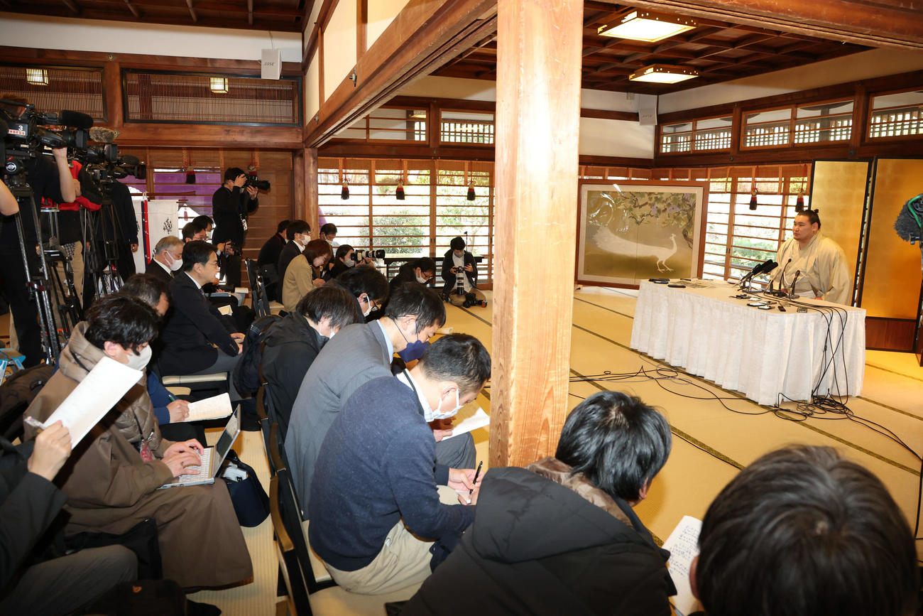 春場所の番付発表会見に臨む新横綱の豊昇龍（撮影・西尾就之）