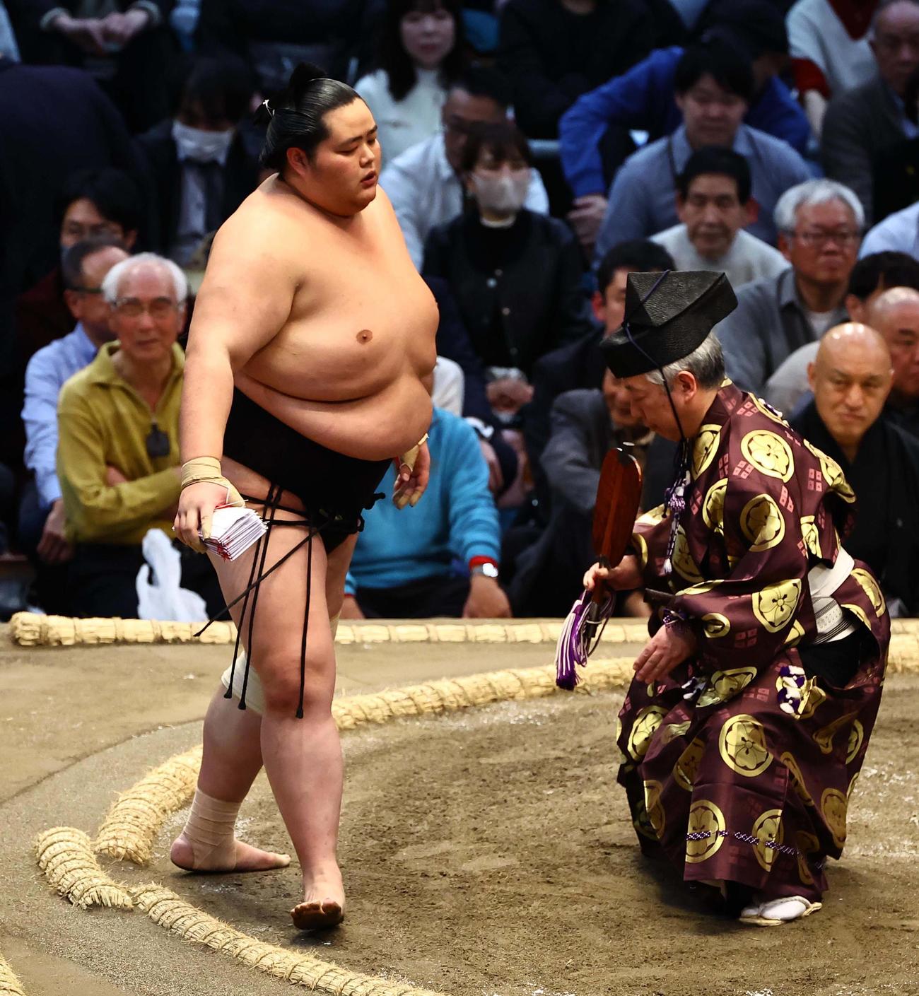 若隆景に勝利した琴桜（撮影・上田博志）