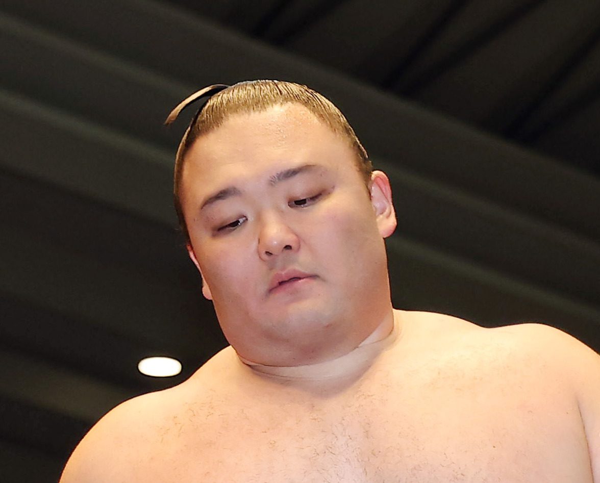 碇潟を押し倒しで破った朝乃山（撮影・前田充）