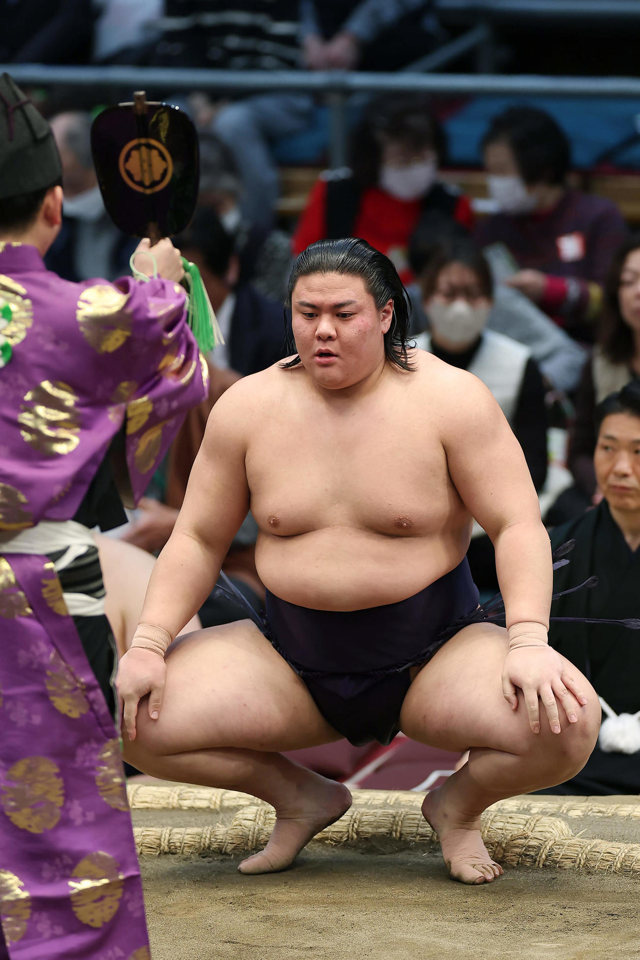 大青山を寄り切りで破った草野（撮影・前田充）