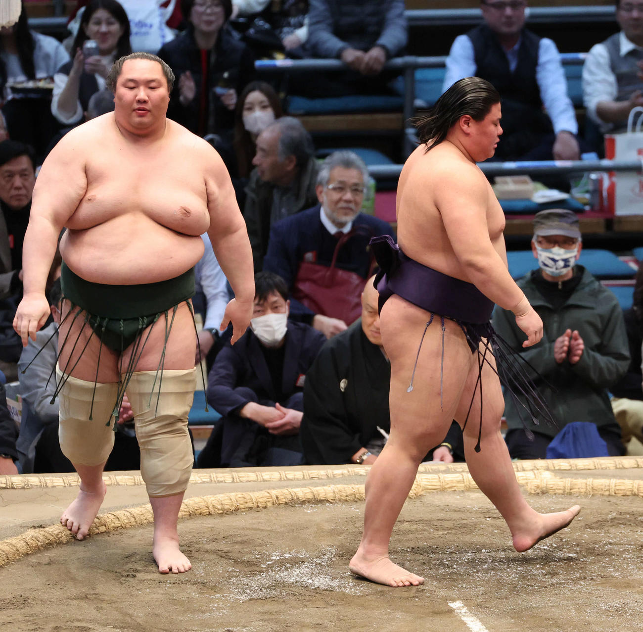 大相撲春場所9日目　十両）○草野（寄り切り）×白鷹山（撮影・西尾就之）＝エディオンアリーナ大阪、2025年3月17日