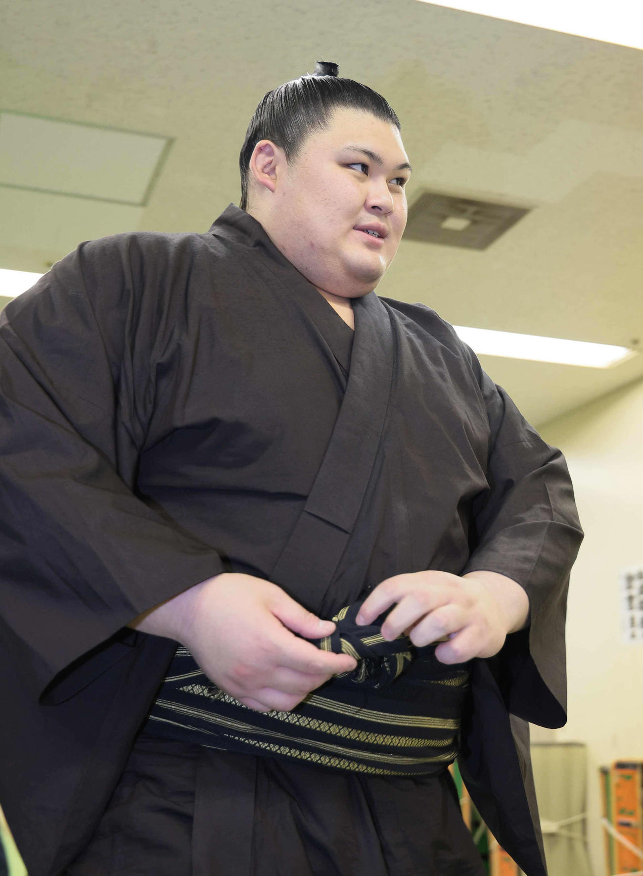 支度部屋を引き揚げる大の里