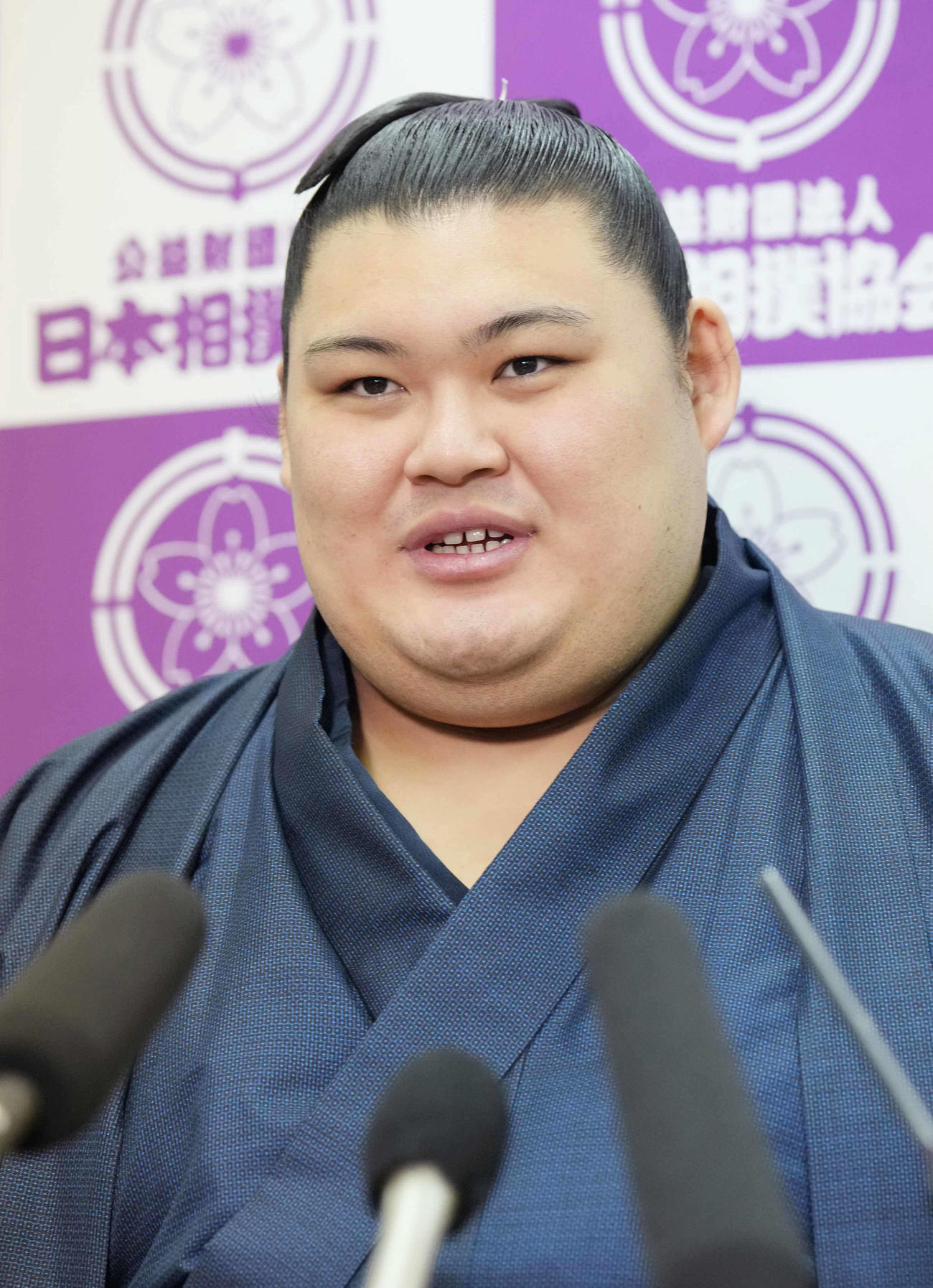 優勝一夜明け会見に臨む大の里（撮影・小沢裕）