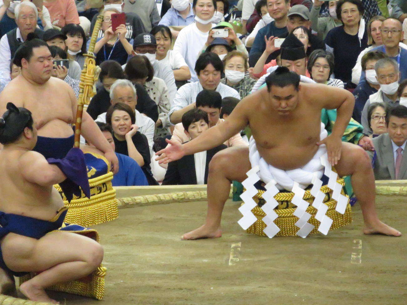 東京・八王子市で行われた巡業で、土俵入りを披露した豊昇龍