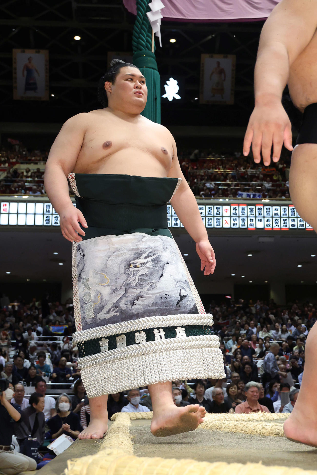 幕内土俵入りする大の里（撮影・河田真司）