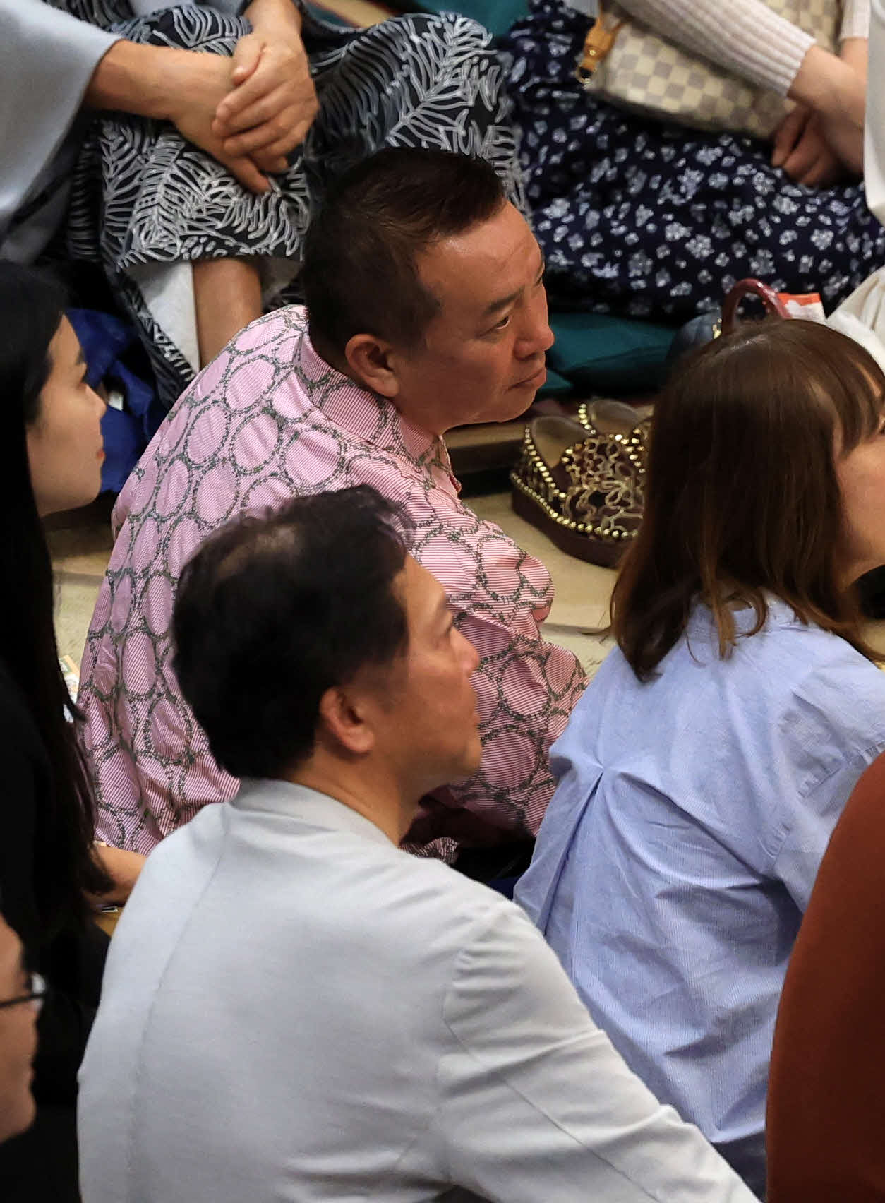 観戦する林家たい平（撮影・浅見桂子）