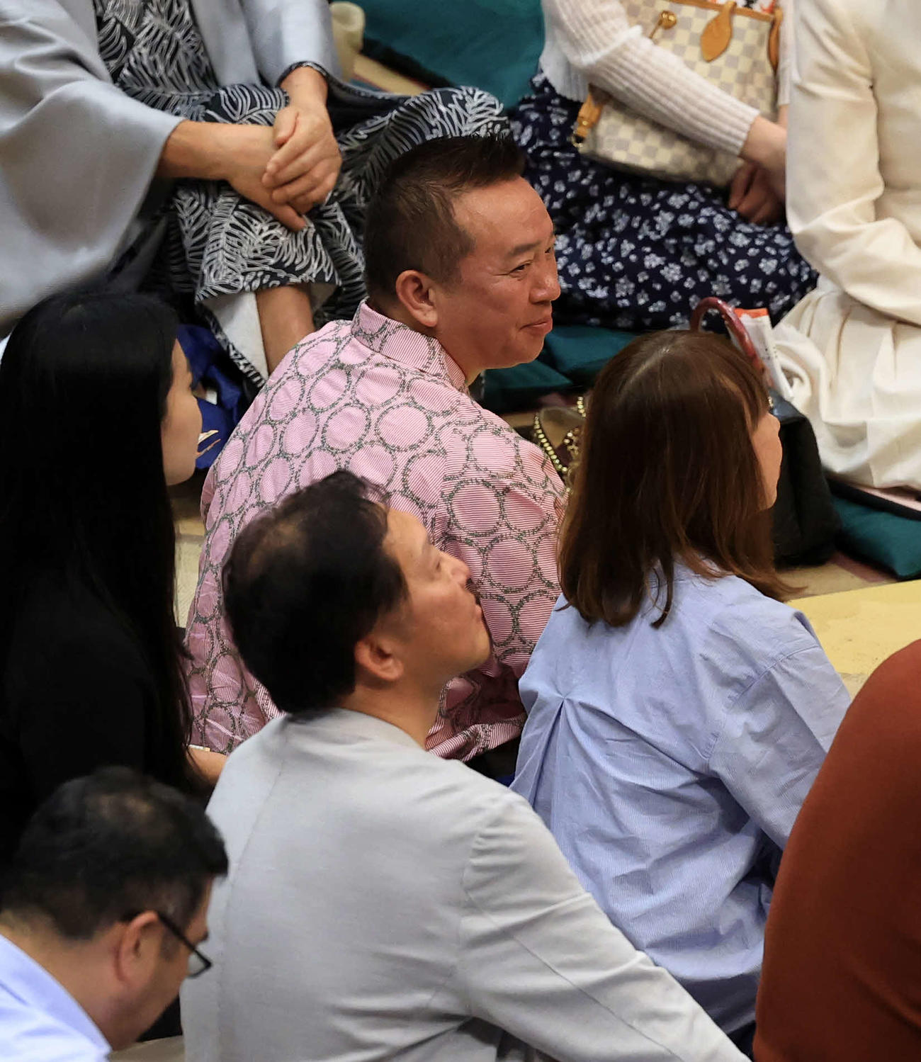 観戦する林家たい平（撮影・浅見桂子）
