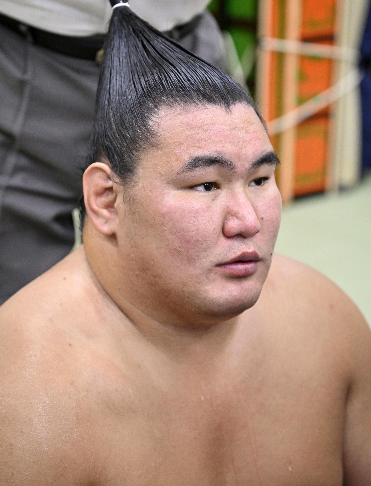 報道陣の質問に答える豊昇龍