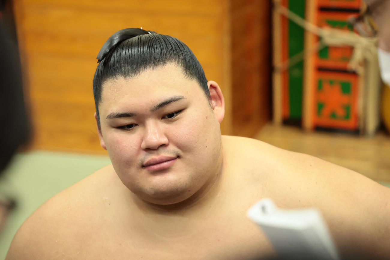 身支度を調える大の里