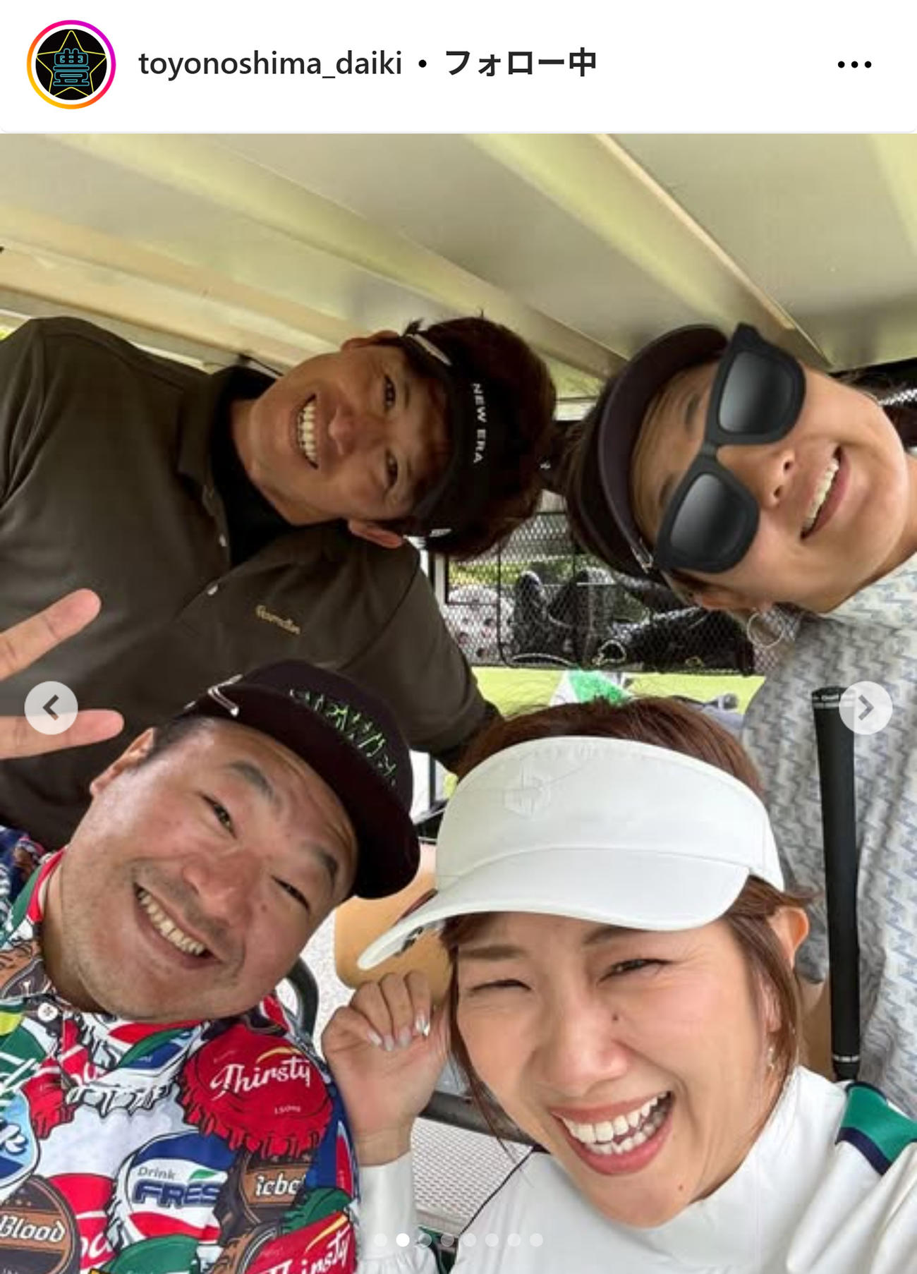 潮田玲子さん（手前右）らとラウンドする豊ノ島（インスタグラムから）