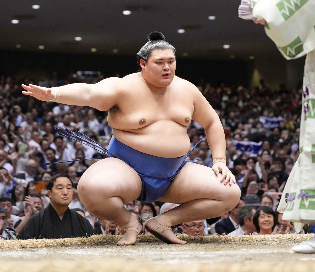 幕内4度目の優勝を決め勝ち名乗りを受ける大の里（撮影・小沢裕）