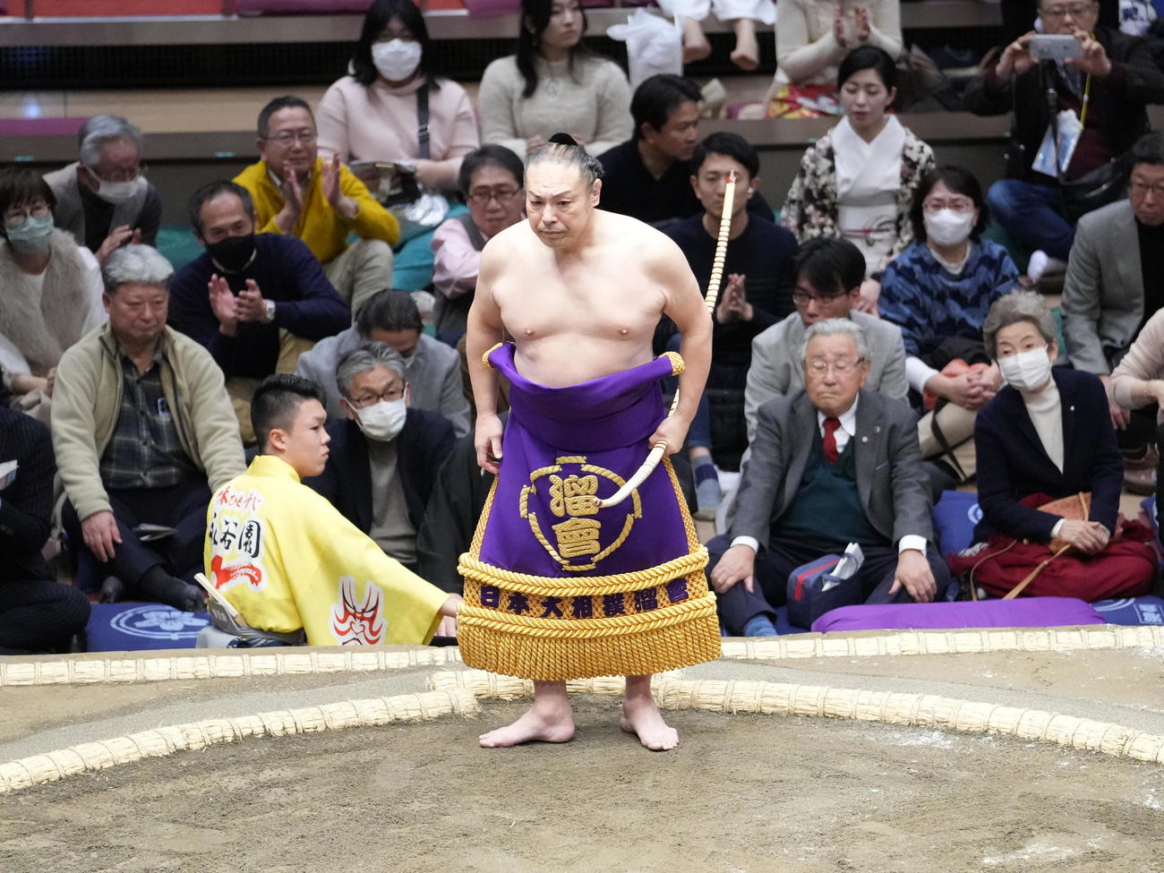 弓取り式を務めた聡ノ富士（2024年1月撮影）