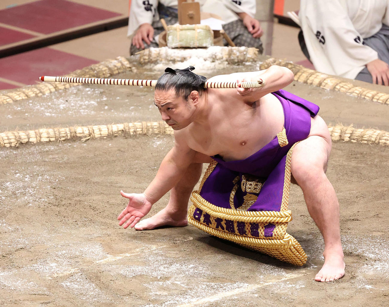 弓取り式を行う聡ノ富士（2021年9月撮影）