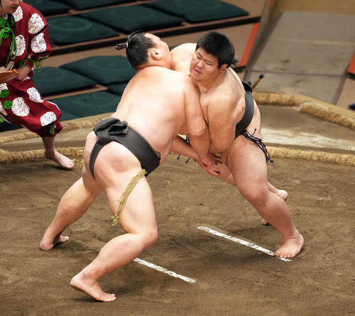 朝乃山の恩師を父に持つ幕下最下位格付け出しの浦山が勝ち越し 1勝3