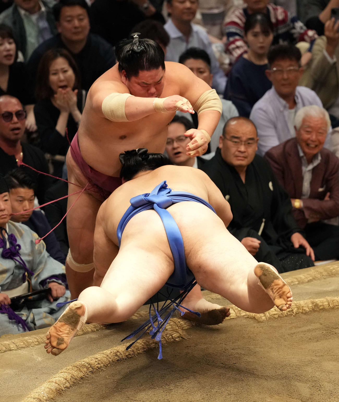 大栄翔に押し出しで勝った大の里（撮影・たえ見朱実）