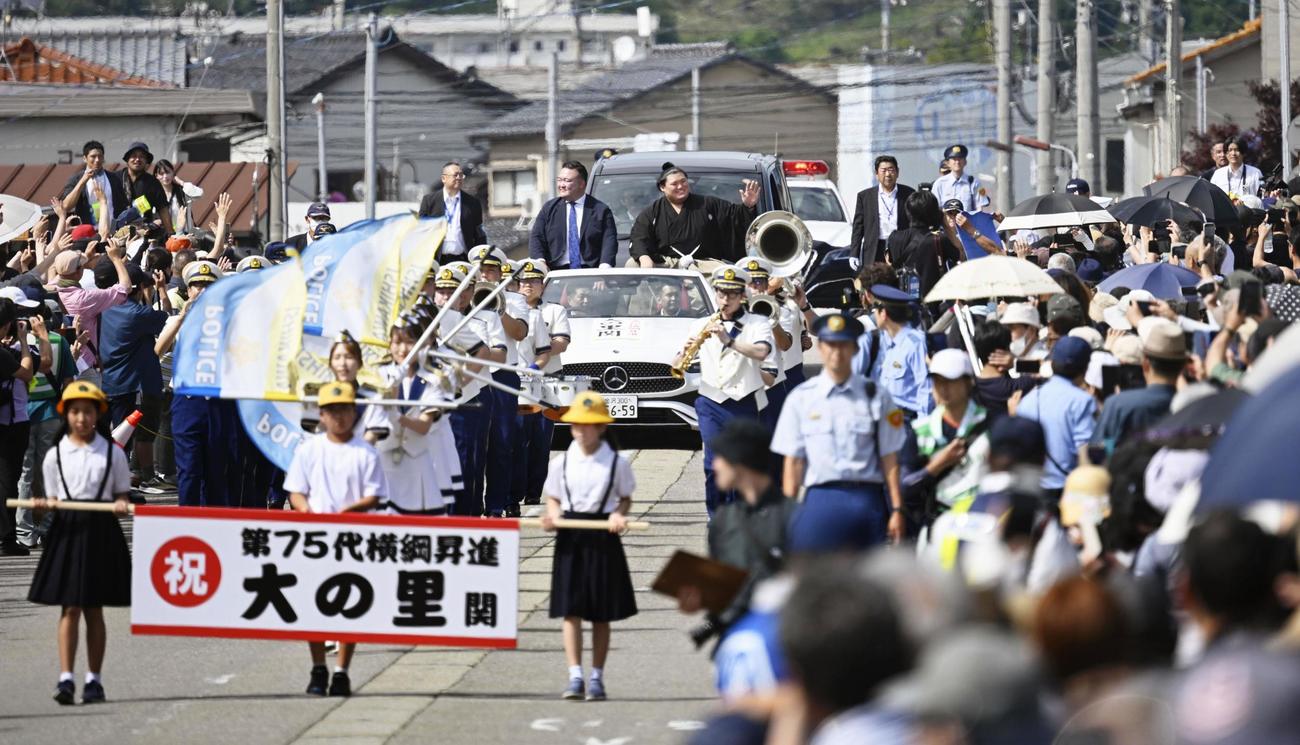 石川県津幡町で行われた、大相撲・大の里の横綱昇進パレード