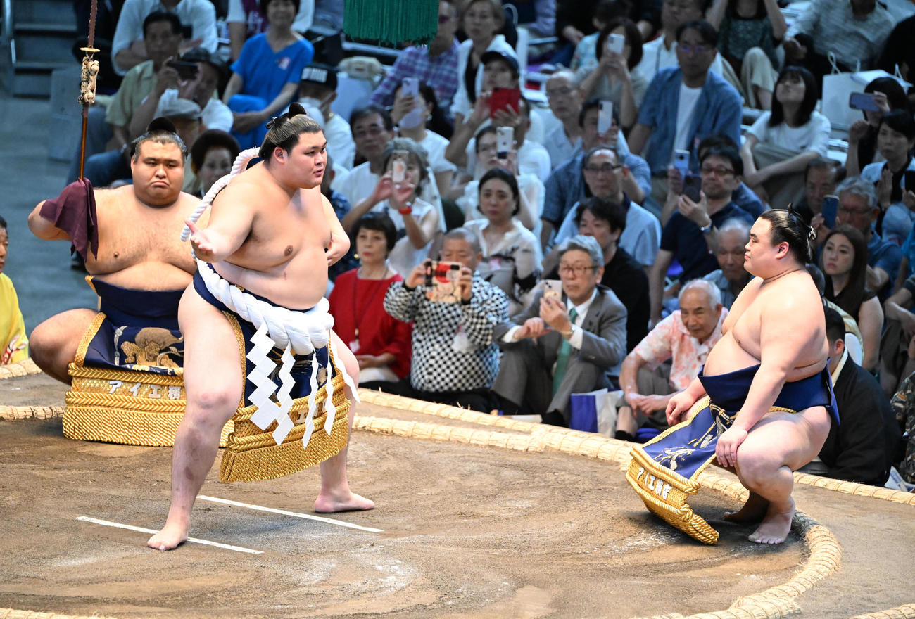 土俵入りを行う新横綱の大の里（撮影・和賀正仁）