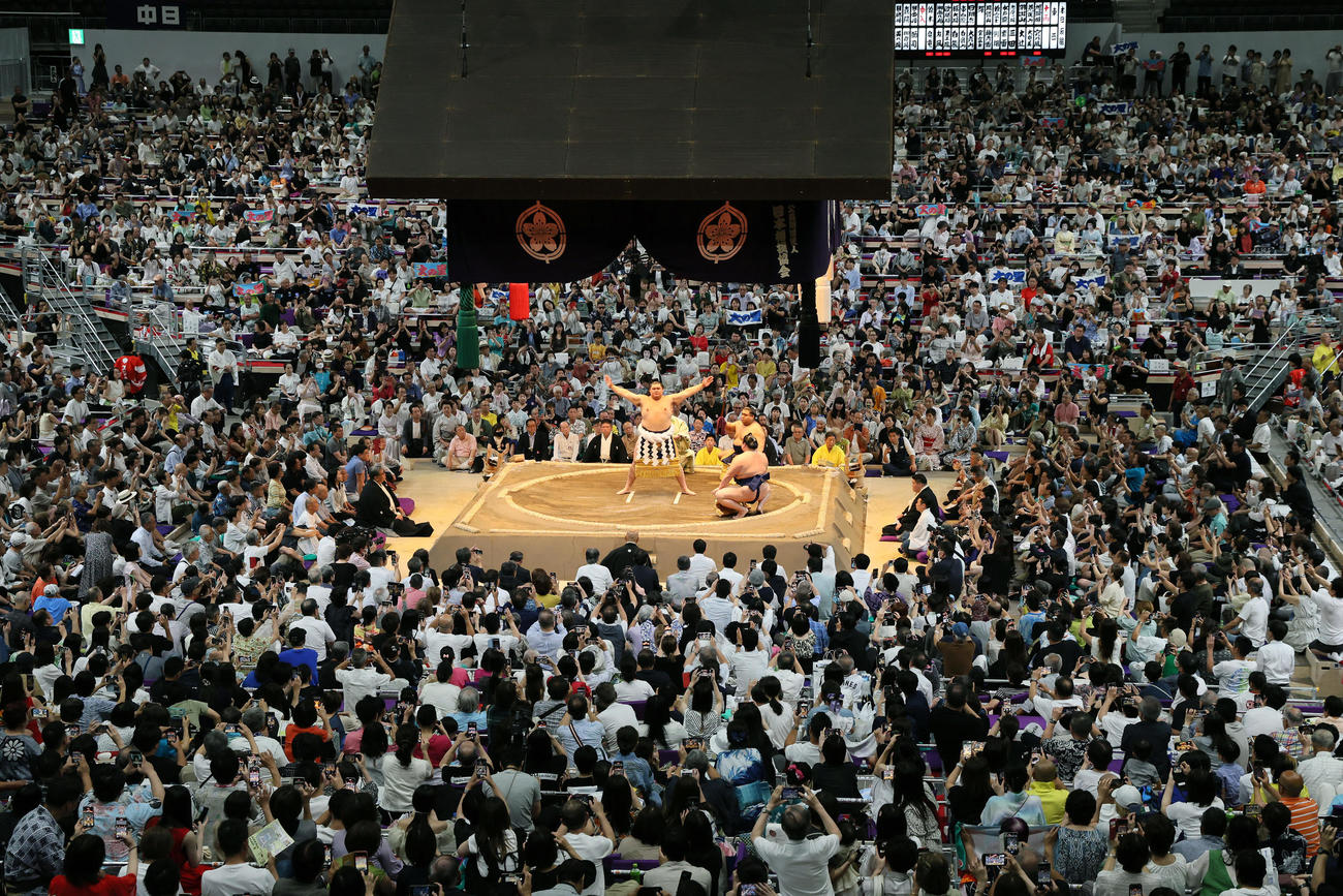 土俵入りする大の里（代表撮影）
