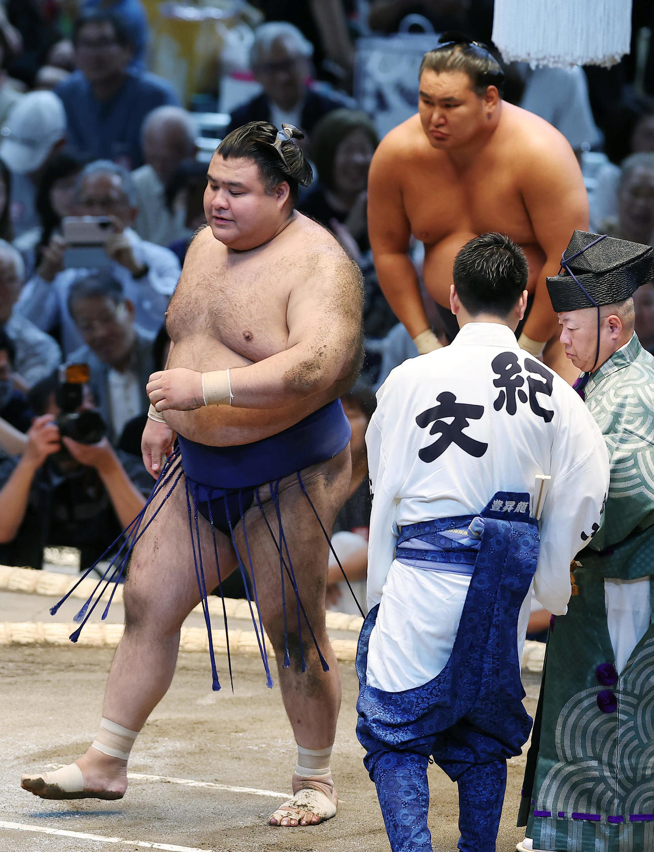 豊昇龍（右）に敗れた高安（撮影・前田充）