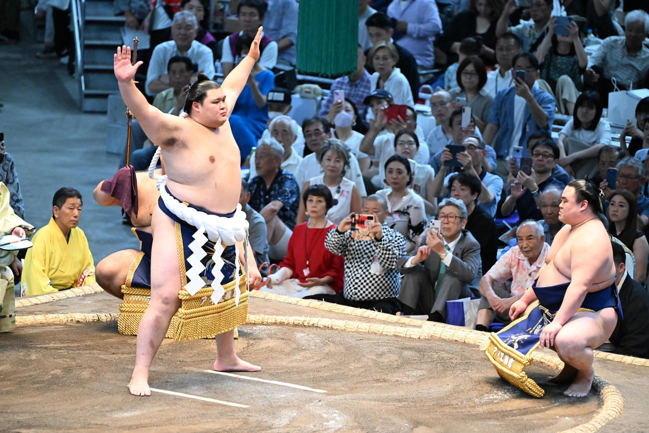 土俵入りを行う新横綱の大の里（撮影・和賀正仁）