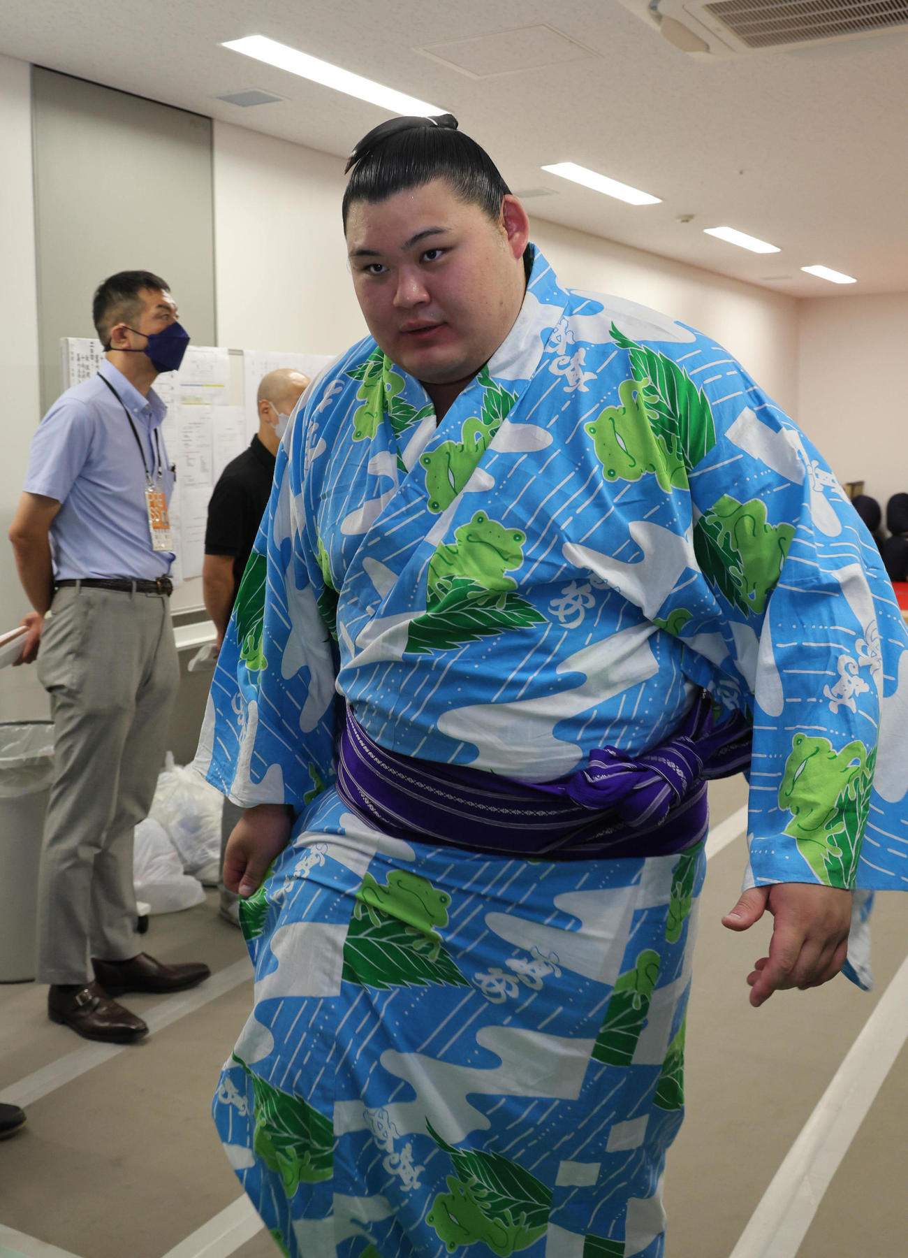 連勝し引き揚げる大の里（代表撮影）
