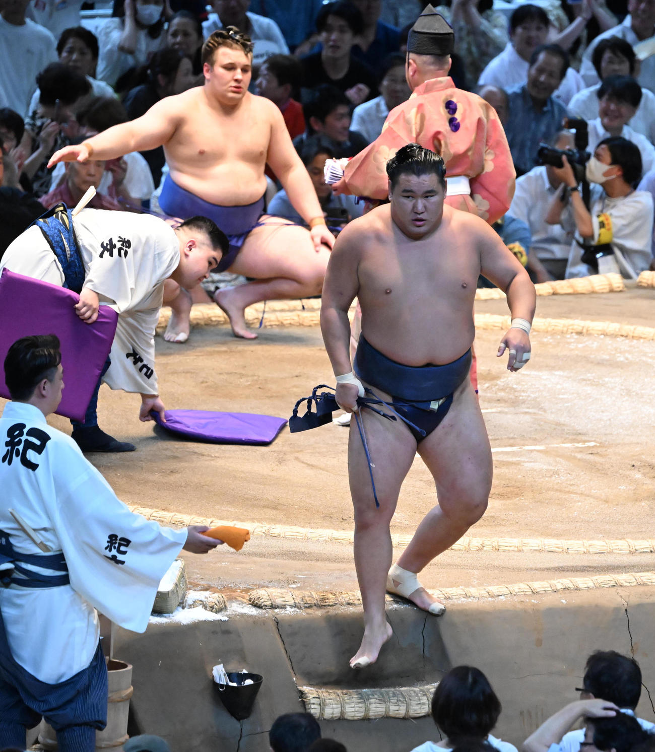 安青錦（奥）に敗れた豊昇龍（撮影・和賀正仁）
