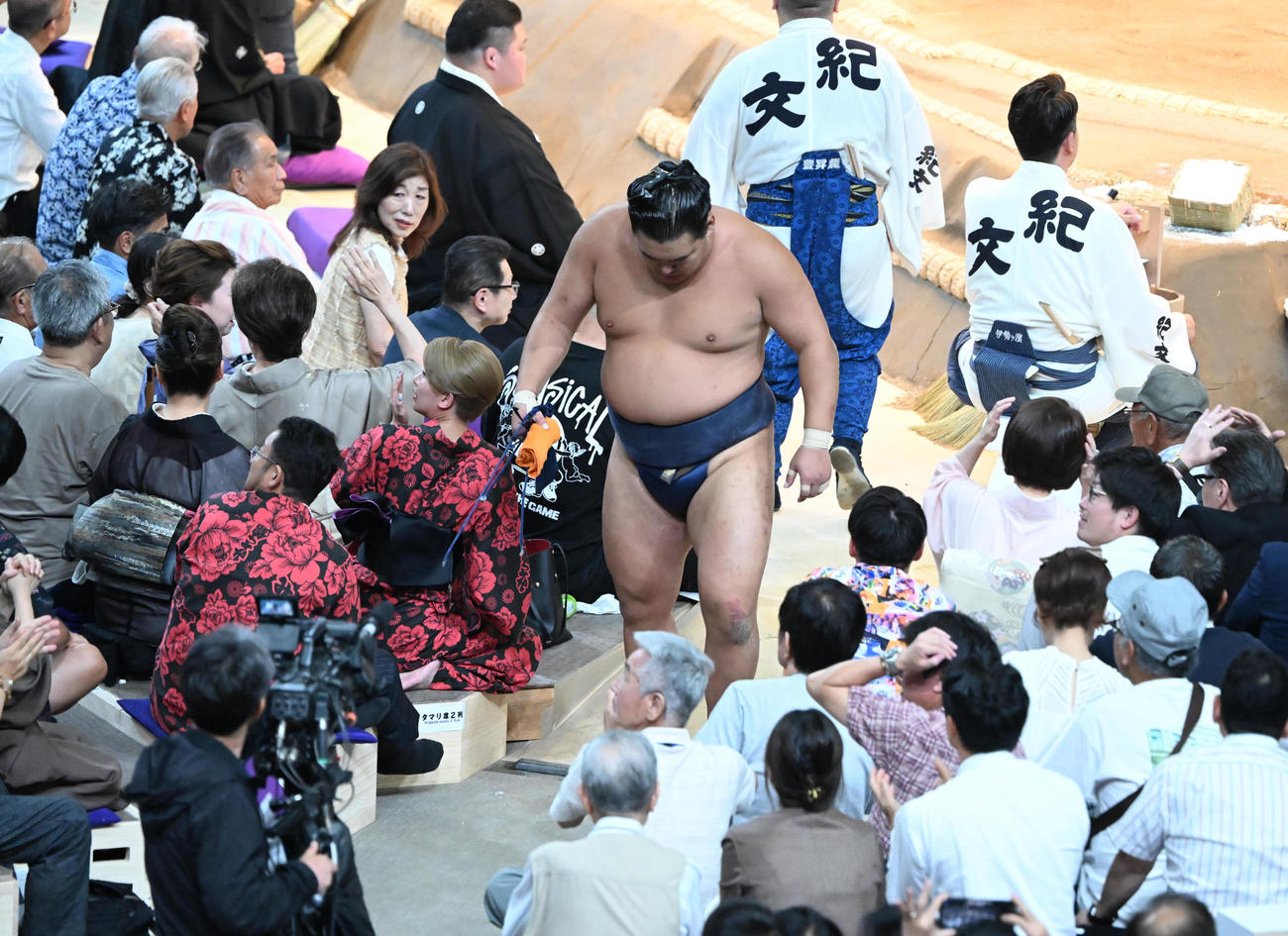 安青錦（奥）に敗れた豊昇龍（撮影・和賀正仁）