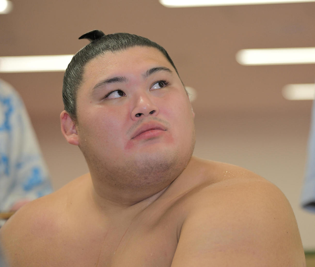 取材に応じる大の里（代表撮影）