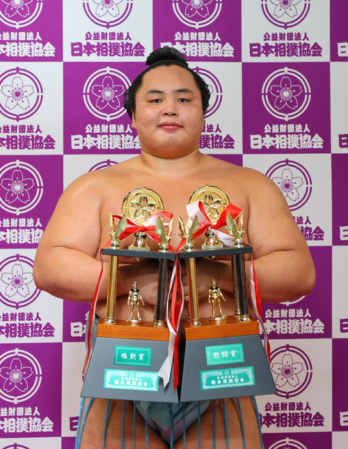 琴勝峰が初優勝 突き落としで負けた安青錦に花田虎上さん「きのうの