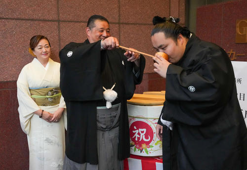 琴勝峰が初優勝 突き落としで負けた安青錦に花田虎上さん「きのうの
