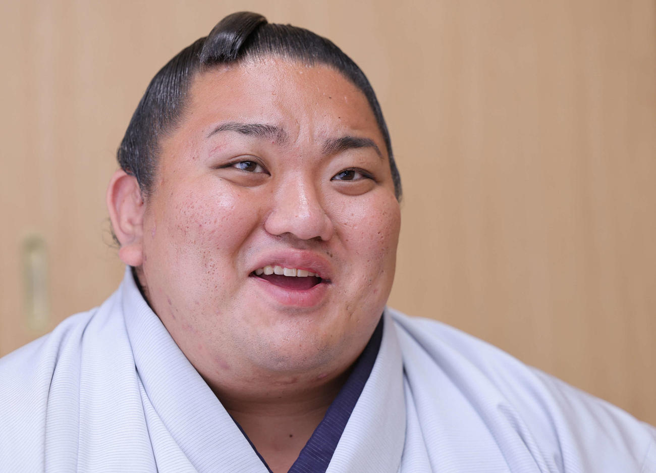 新入幕を果たし会見する日翔志（撮影・野上伸悟）