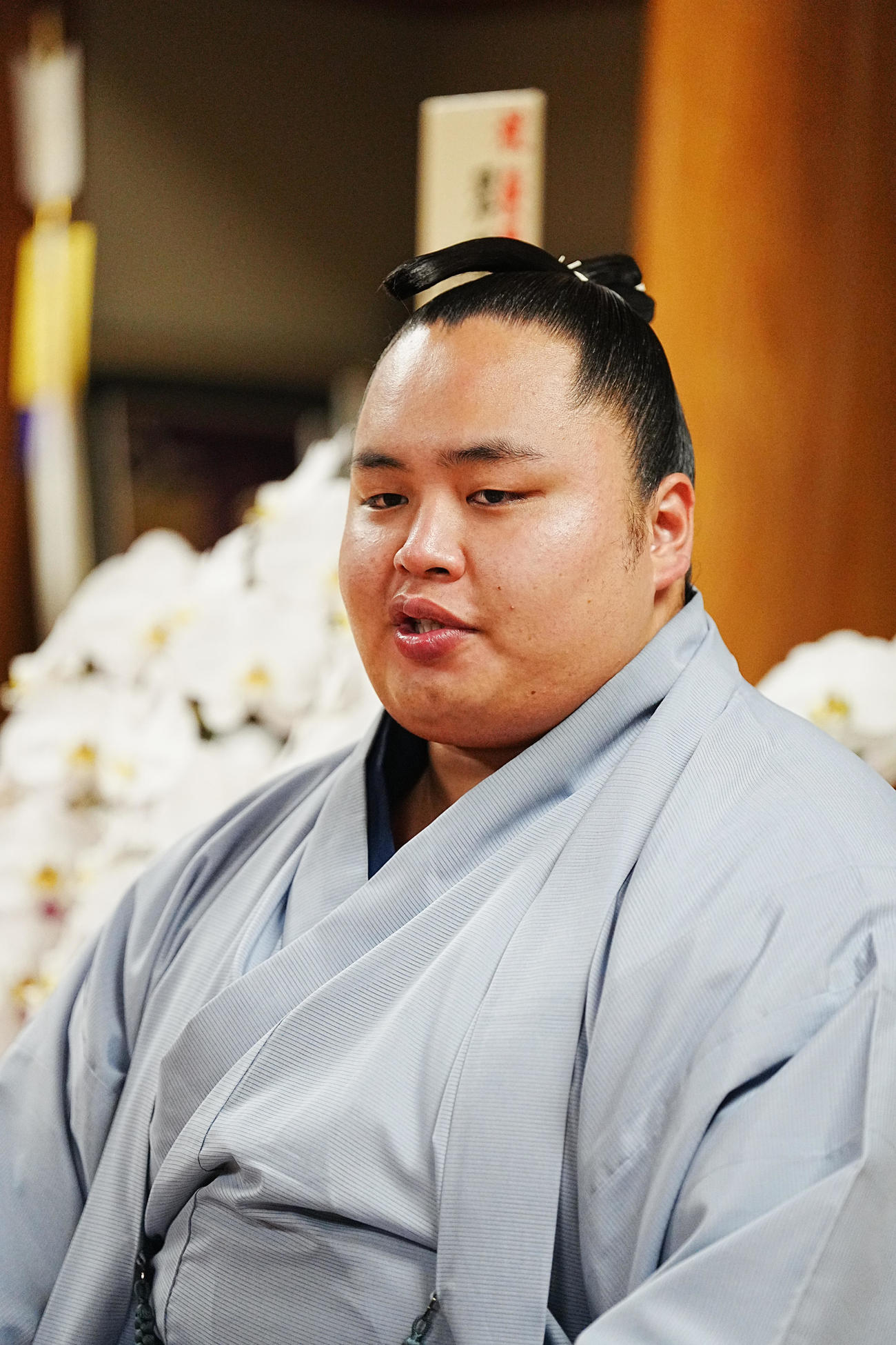 会見で秋場所への抱負を語る名古屋場所優勝の琴勝峰（撮影・小沢裕）