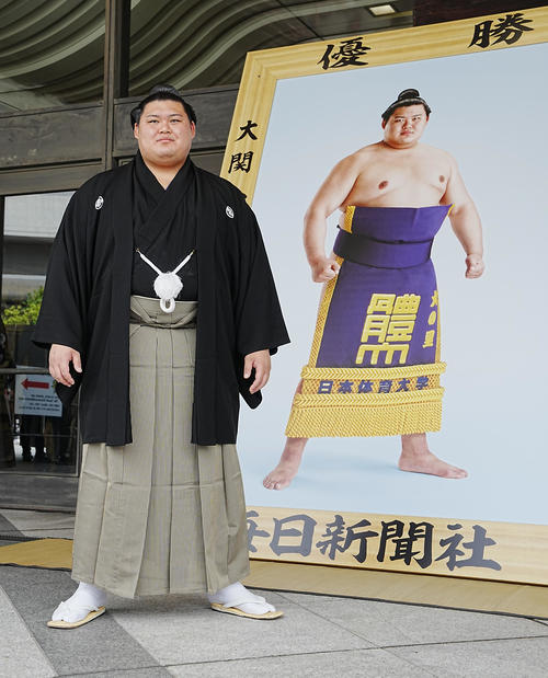 大の里が優勝額贈呈式に出席 秋場所初日を翌日に控え「横綱として